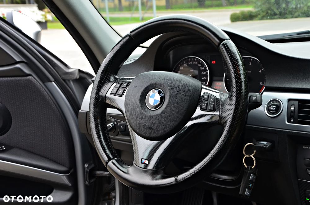 BMW Seria 3 318d - 30