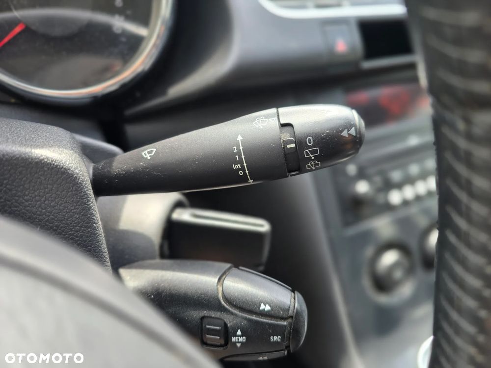 Peugeot 3008 1.6 HDi Trendy - 25