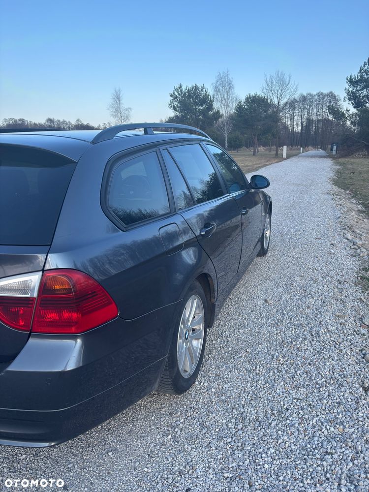 BMW Seria 3 318d - 3