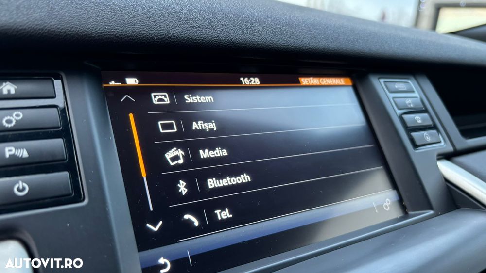 Land Rover Discovery Sport - 8