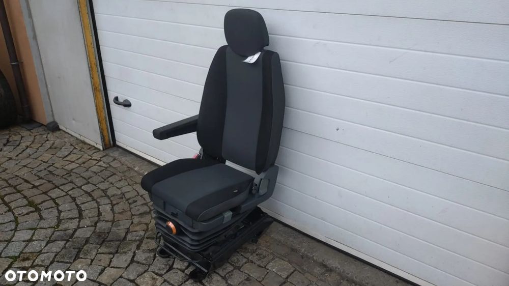 FOTEL KIEROWCY PNEUMATYCZNY RENAULT MASTER OPEL MOVANO NISSAN NV400 10- NO 325/009 - 3
