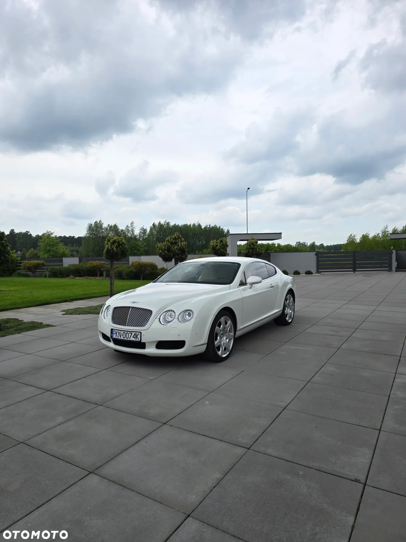 Bentley Continental GT Standard - 2