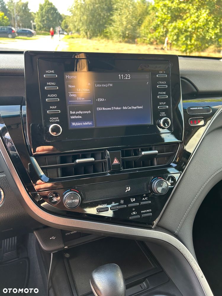 Toyota Camry 2.5 Hybrid Comfort CVT - 18