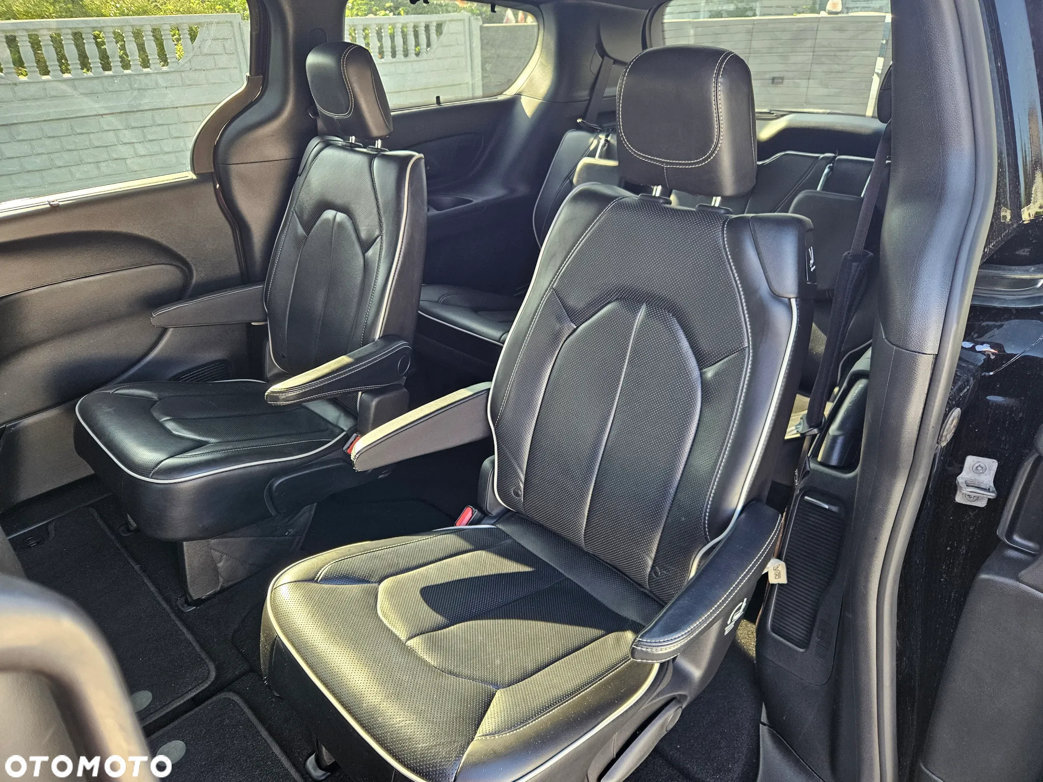 Chrysler Pacifica - 10