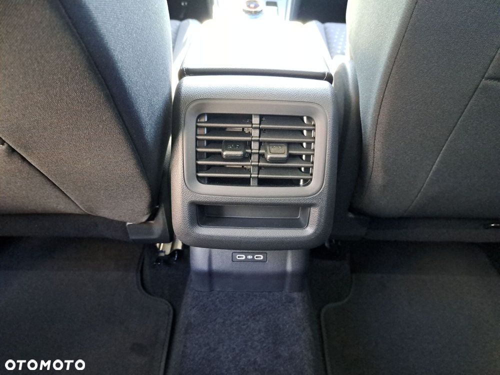 Volkswagen T-Roc 1.5 eTSI Life DSG - 35