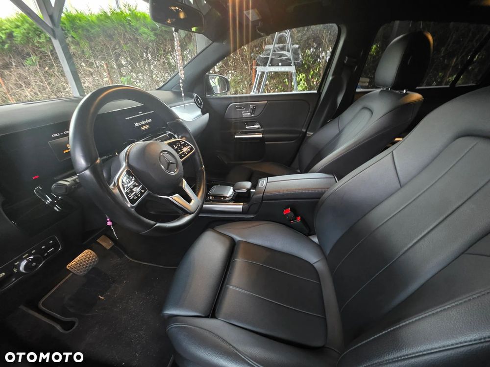 Mercedes-Benz GLA 250 4Matic 8G-DCT - 3