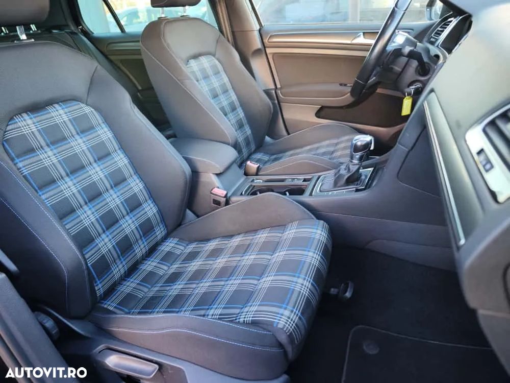 Volkswagen Golf GTE - 19