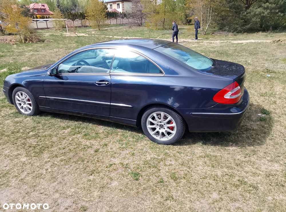 Mercedes-Benz CLK - 12