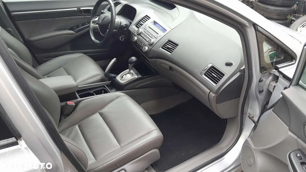 Toyota RAV4 - 5