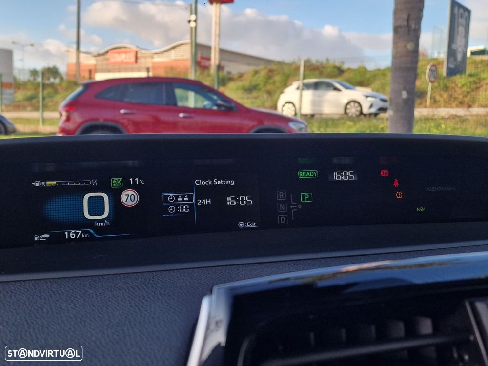 Toyota Prius 1.8 Plug-In Luxury+Pele - 31