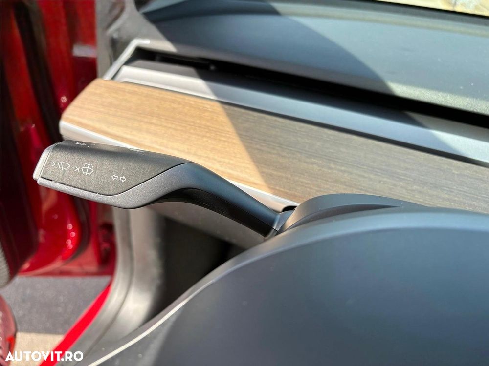 Tesla Model 3 - 7