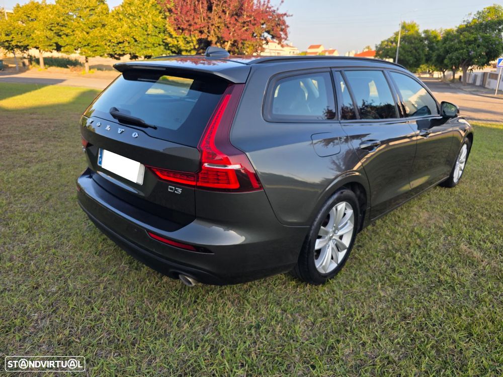 Volvo V60 2.0 D3 Momentum Core - 3