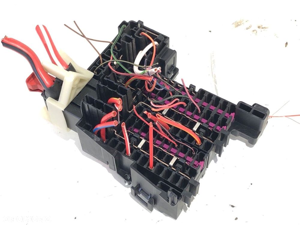 SKRZYNKA BEZPIECZNIKÓW  VW GOLF VIII (CD1) 2019 - 2022 1.5 TSI 96 kW [131 KM] benzyna 2019 - 2022 - 2