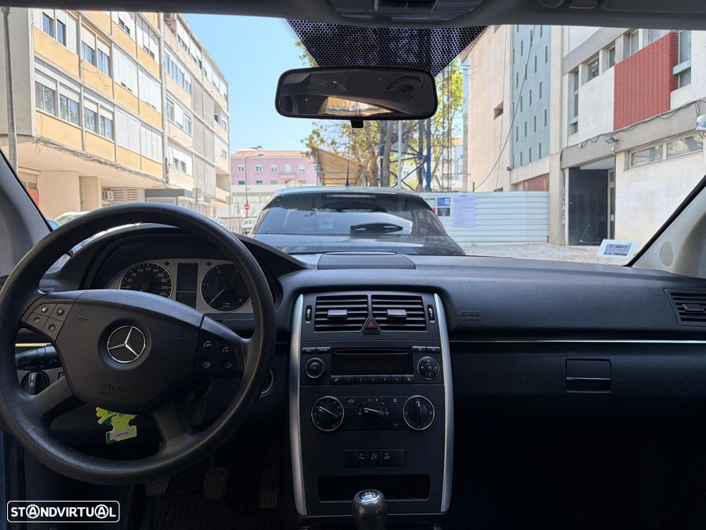 Mercedes-Benz B 180 CDI - 11