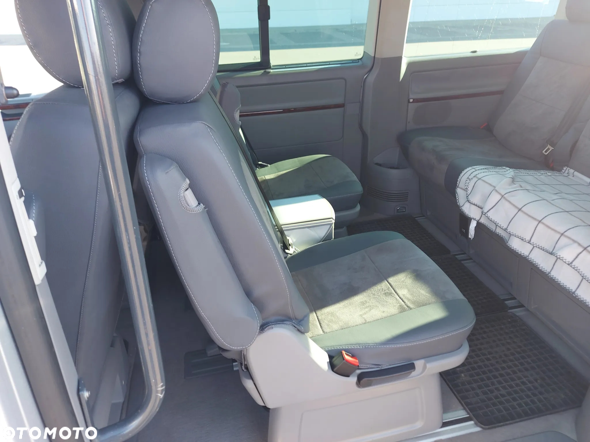 Volkswagen Multivan TDI L1 Highline - 37