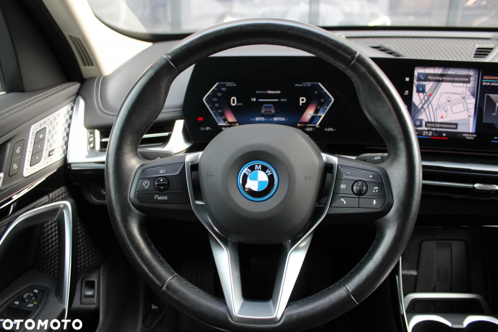 BMW iX1 - 11