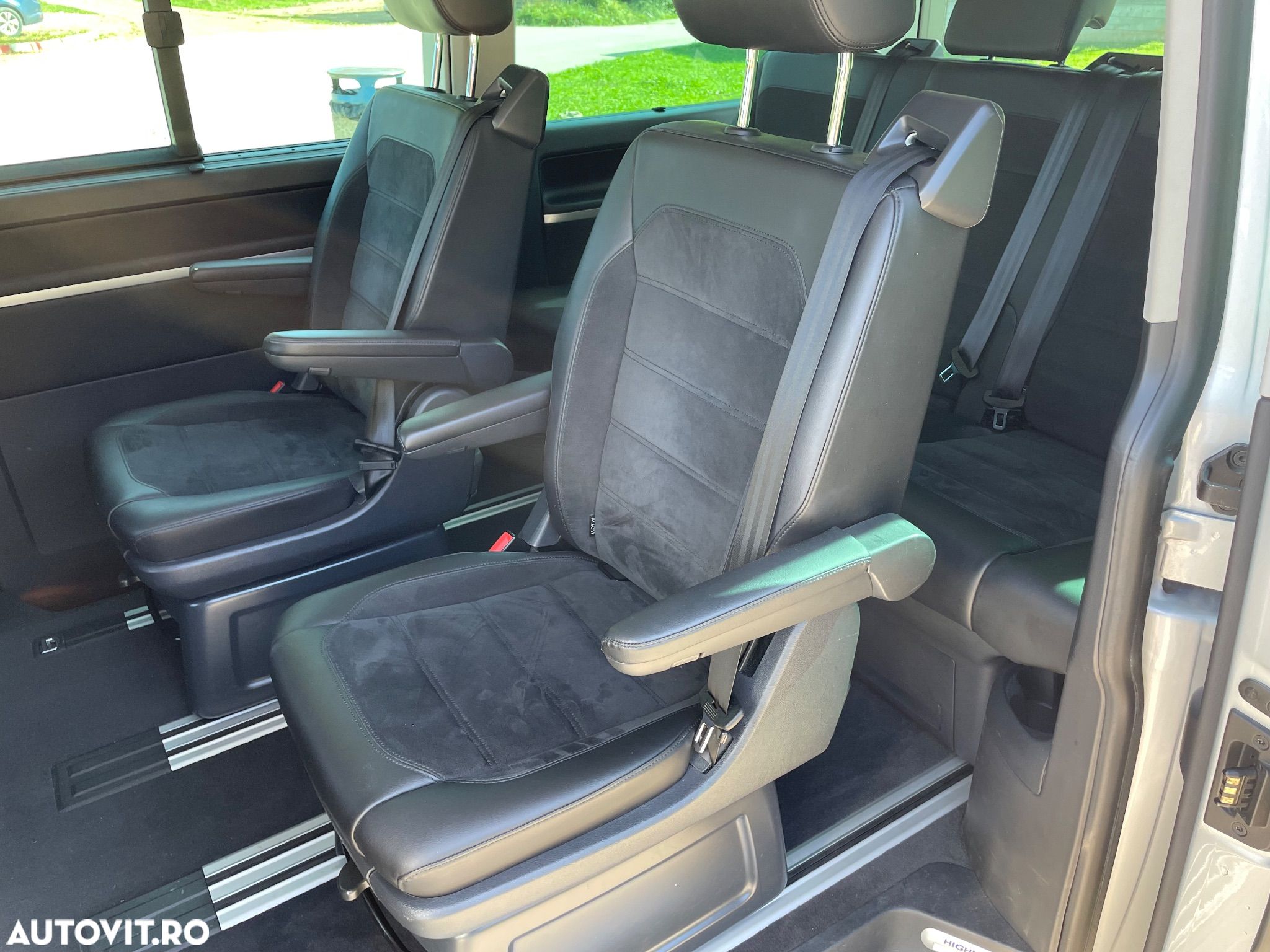 Volkswagen Multivan - 10