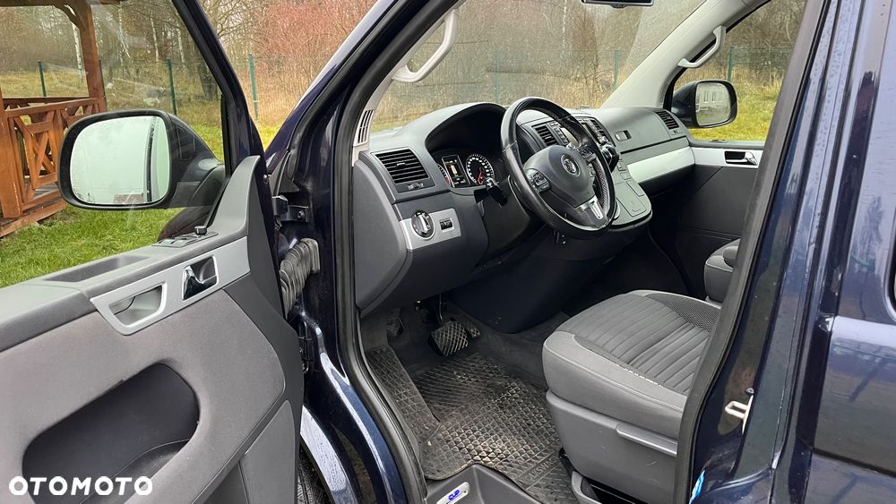 Volkswagen Multivan - 11