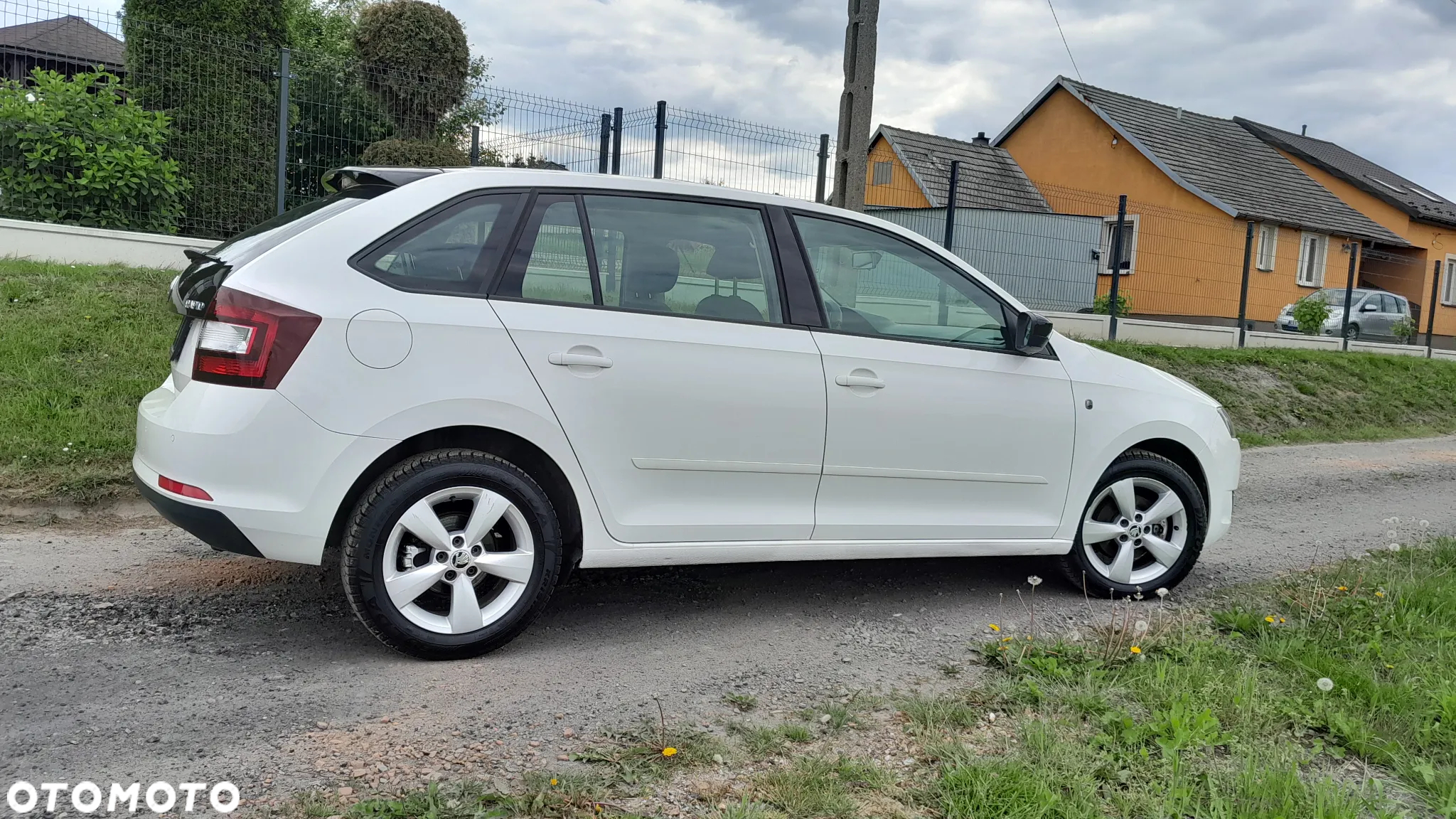 Skoda RAPID - 15