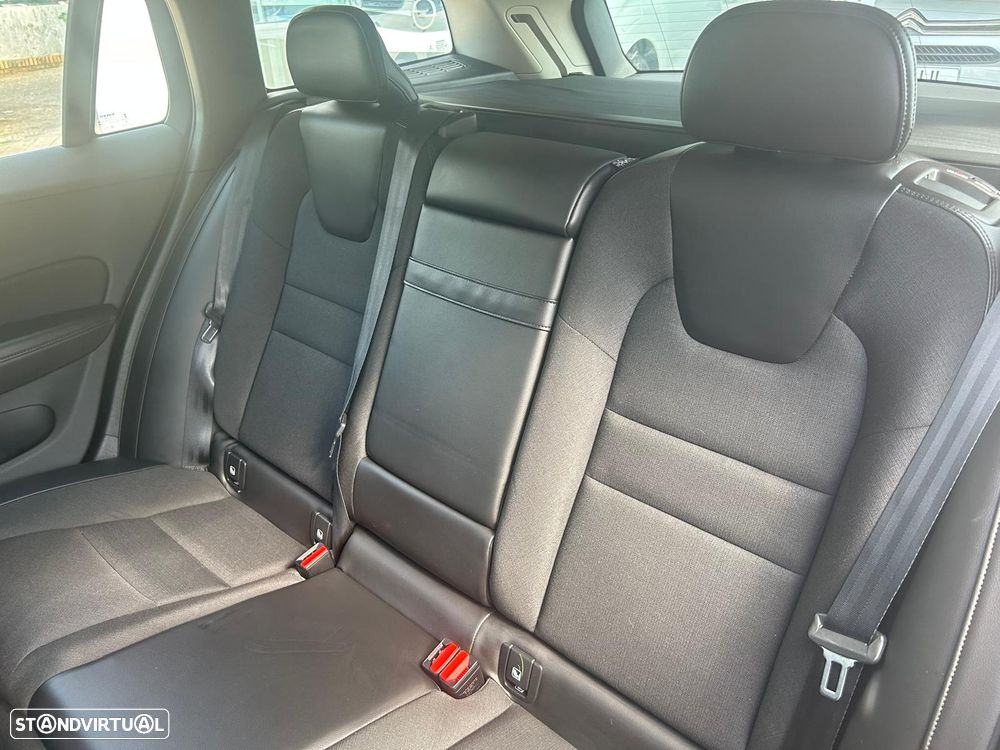 Volvo V60 2.0 T6 AWD TE Inscription Expression - 25
