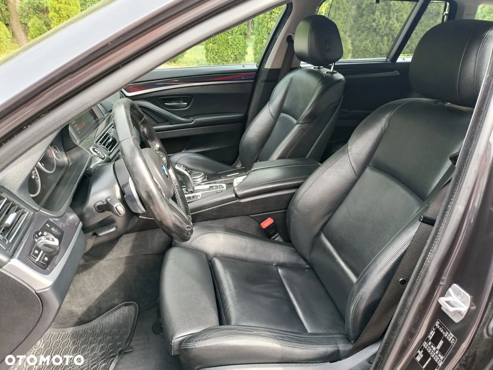 BMW Seria 5 530d xDrive - 12