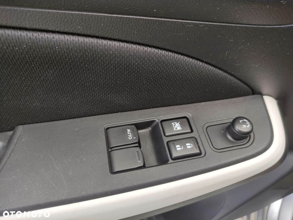 Suzuki Swift 1.2 Dualjet SHVS Premium CVT - 16