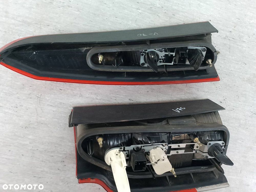 LAMPA TYLNA PRAWA VOLVO V70 II 9154498  9154494 KOMBI - 2