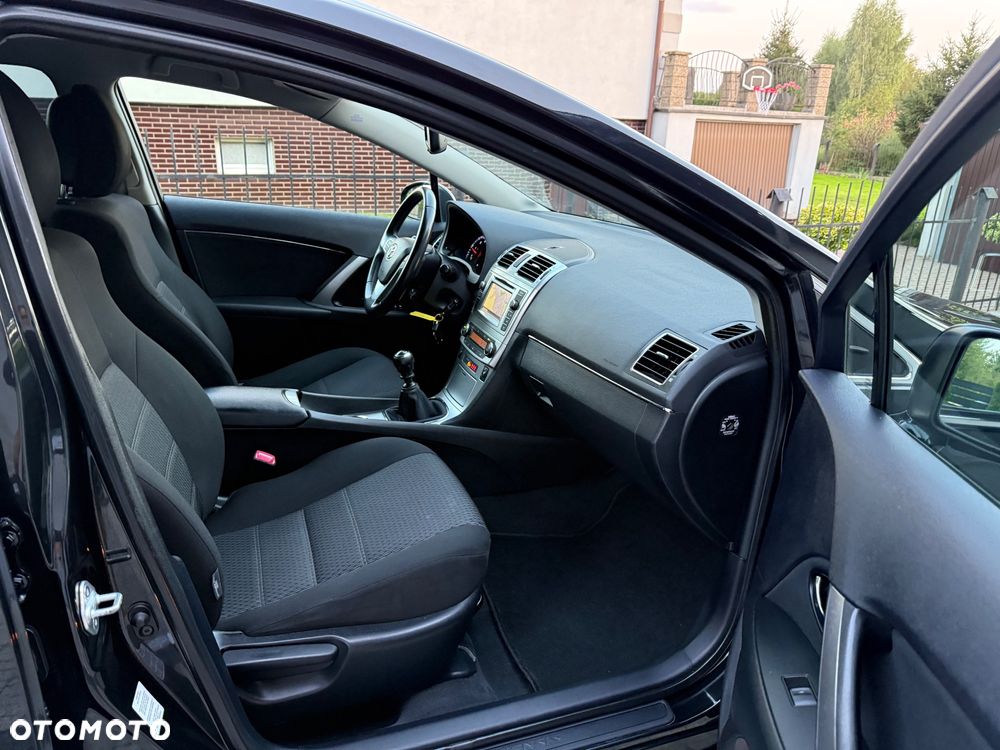 Toyota Avensis Combi 2.0 D-4D Life - 15