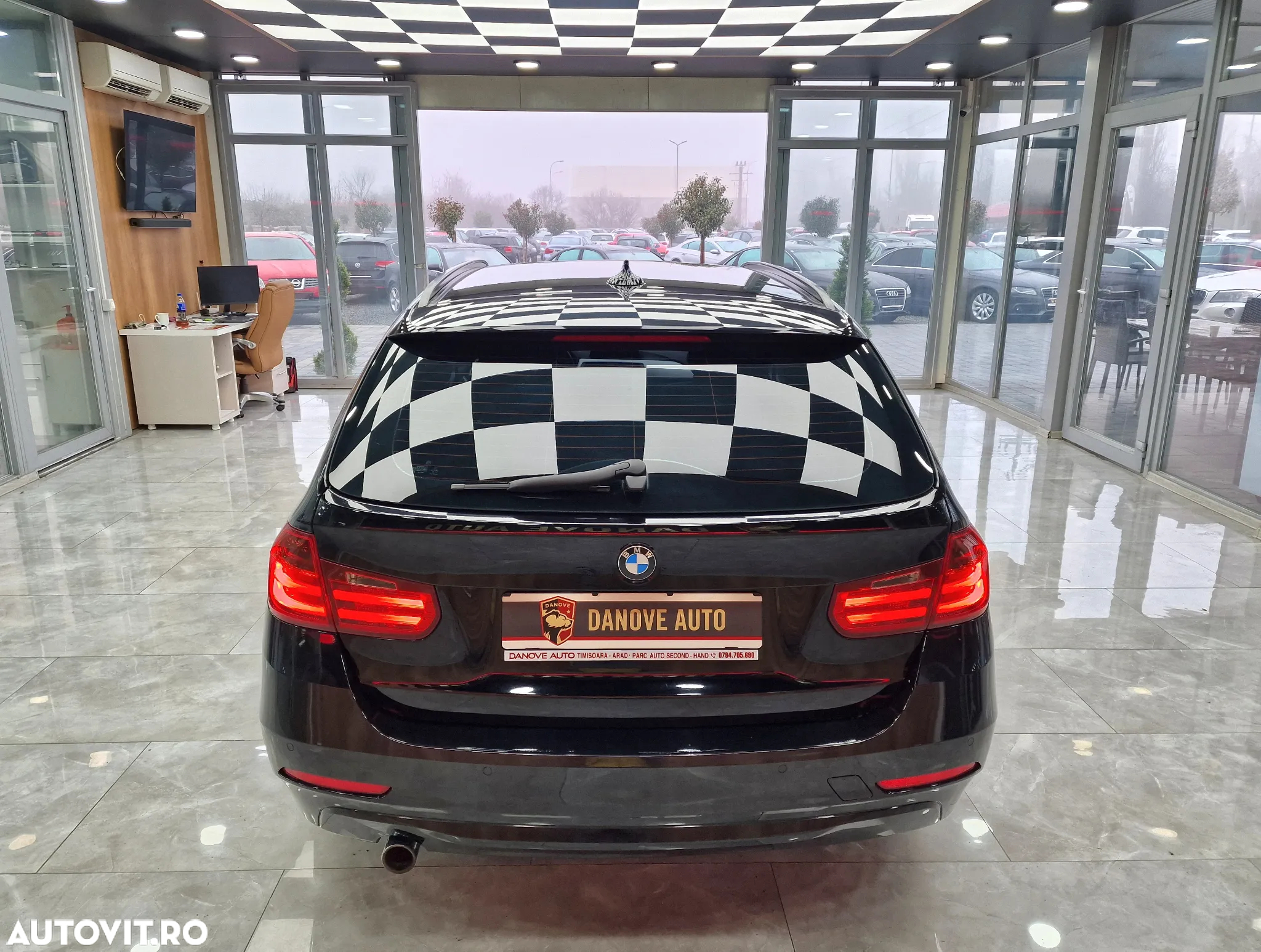 BMW Seria 3 318d - 11