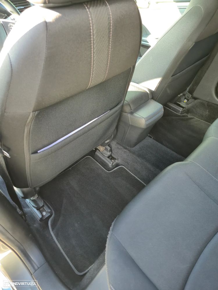 Honda Civic 1.5 i-VTEC Sport Plus - 21