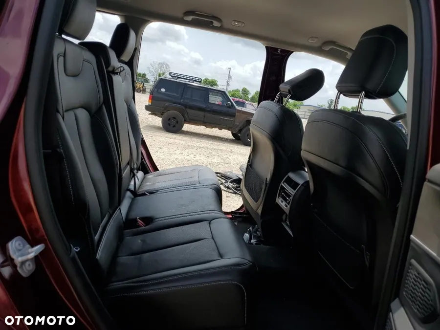 Jeep Grand Cherokee - 20