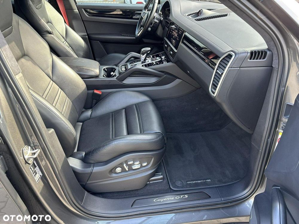 Porsche Cayenne - 20