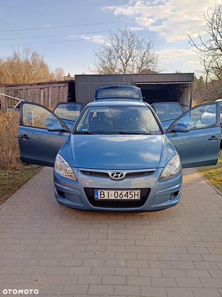 Hyundai i30 1.4 Base + - 2