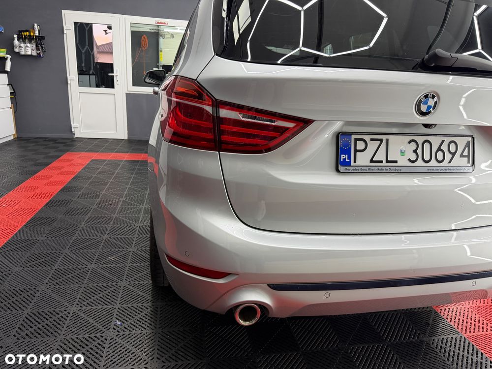 BMW Seria 2 220d xDrive Sport Line sport - 9