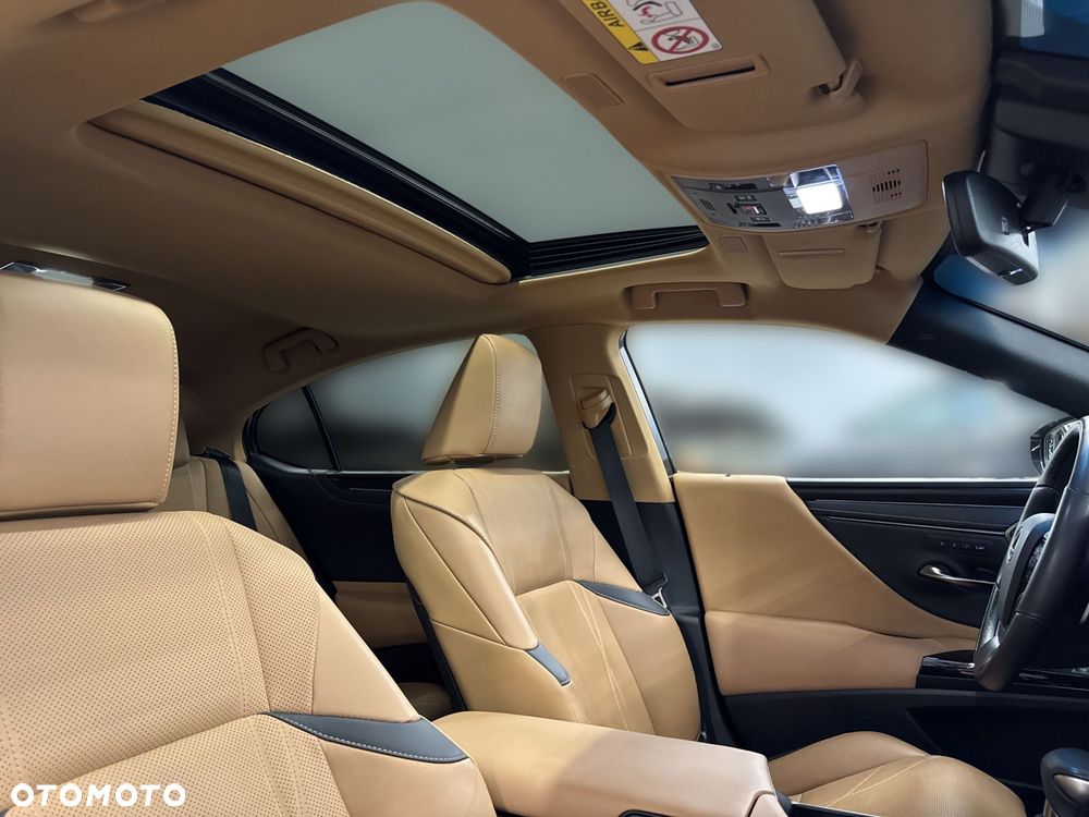 Lexus ES 300h Prestige - 28