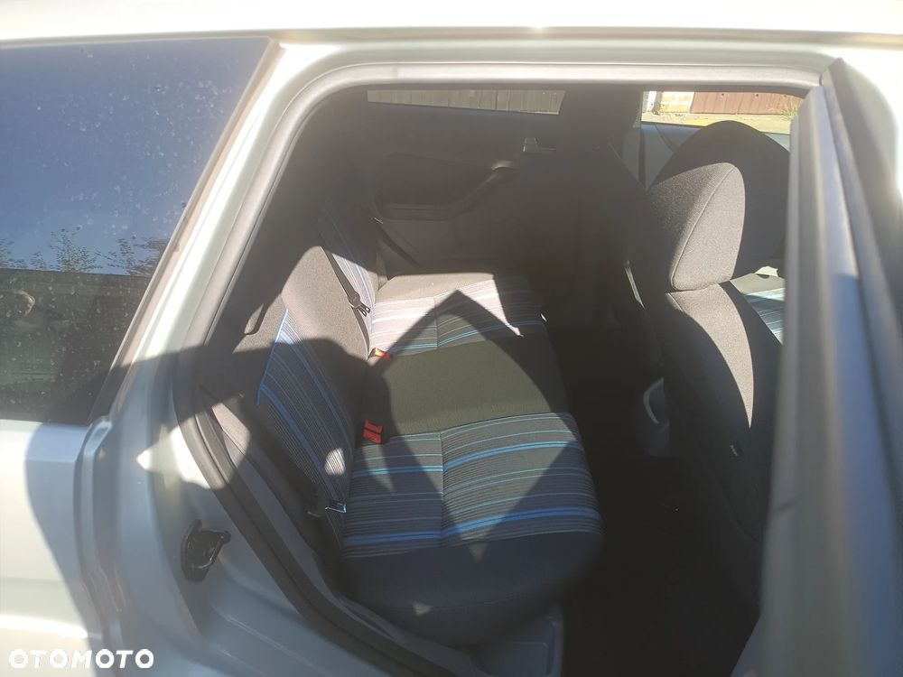 Ford Focus 1.6 16V Ambiente - 25