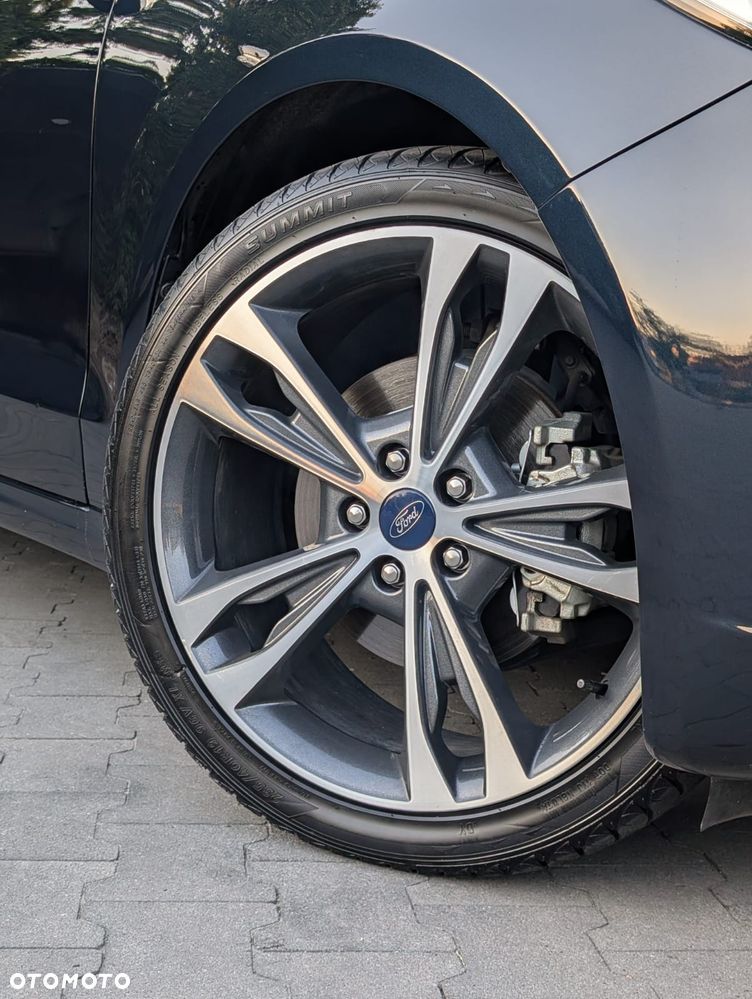 Ford Fusion - 19
