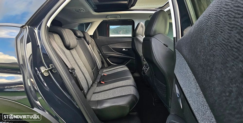 Peugeot 3008 1.5 BlueHDi Allure EAT8 - 29