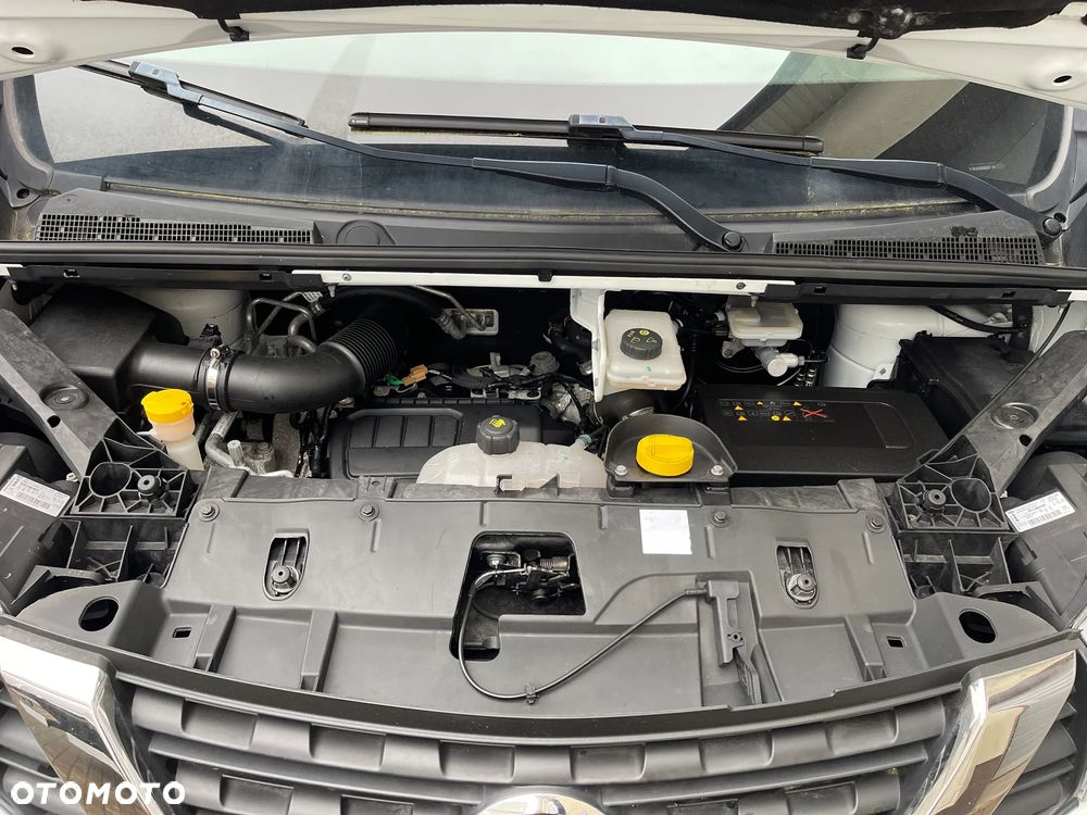Nissan Trafic Vivaro 9-OSOBOWY - 34