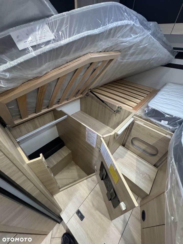 Ford Chausson 797 Titanium Ultimate - 32