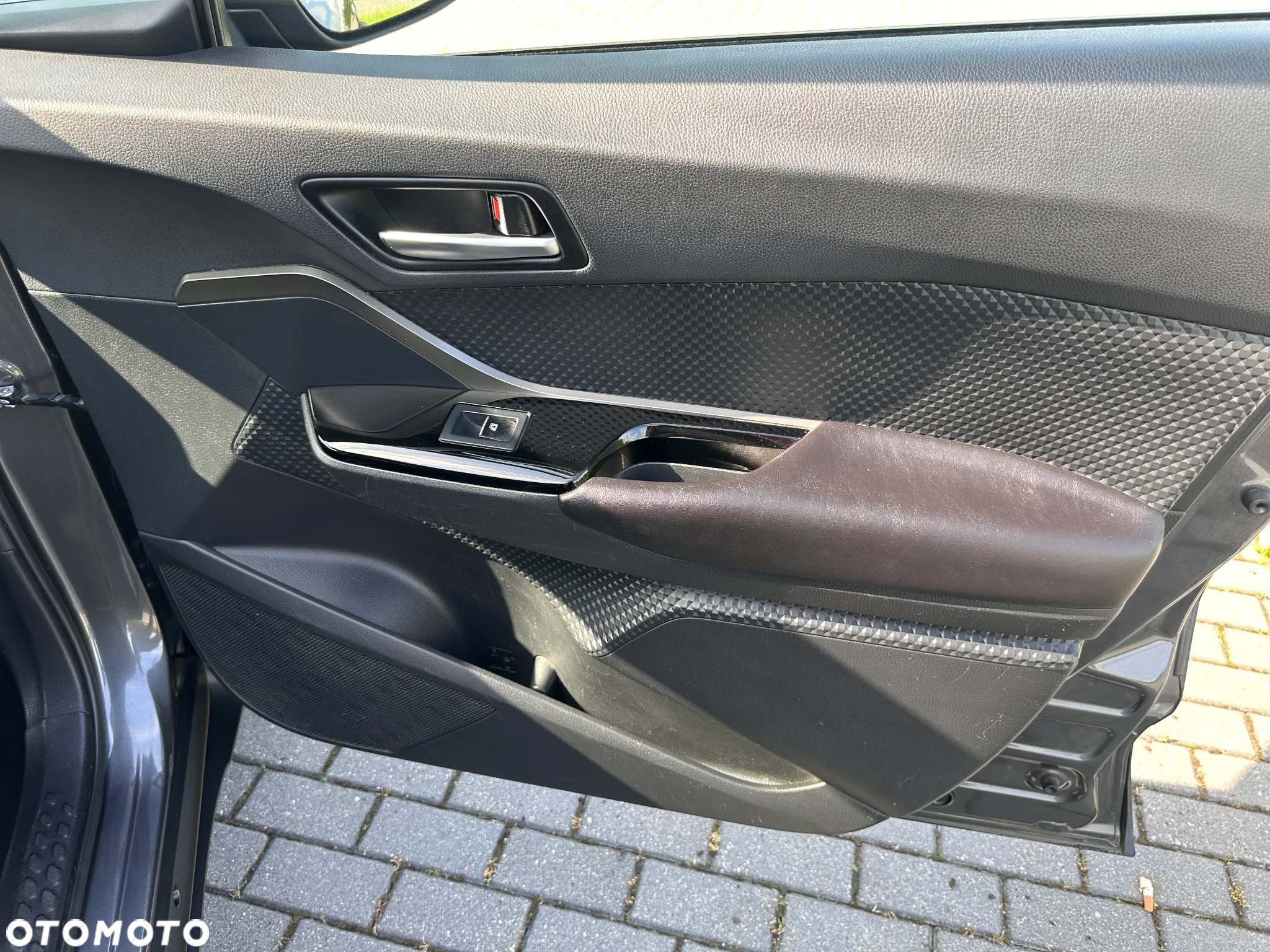 Toyota C-HR 1.8 Hybrid Premium - 22