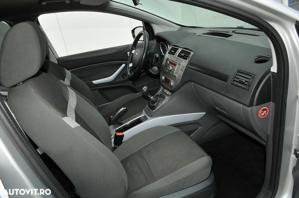 Ford Kuga - 12