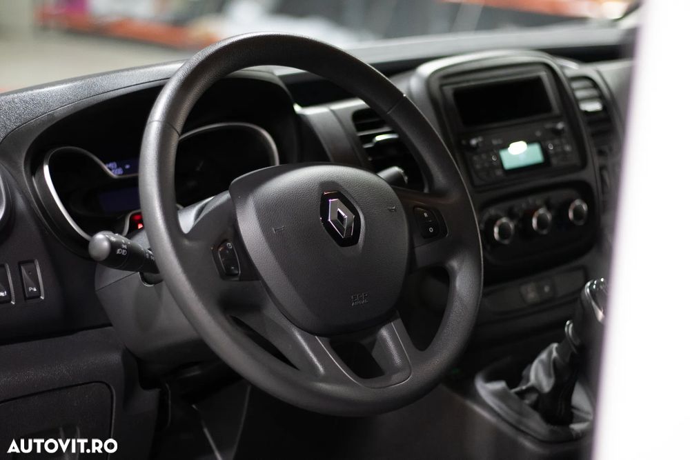 Renault Trafic - 16