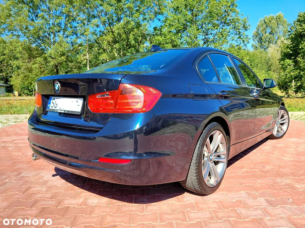 BMW Seria 3 318d Luxury Line - 37