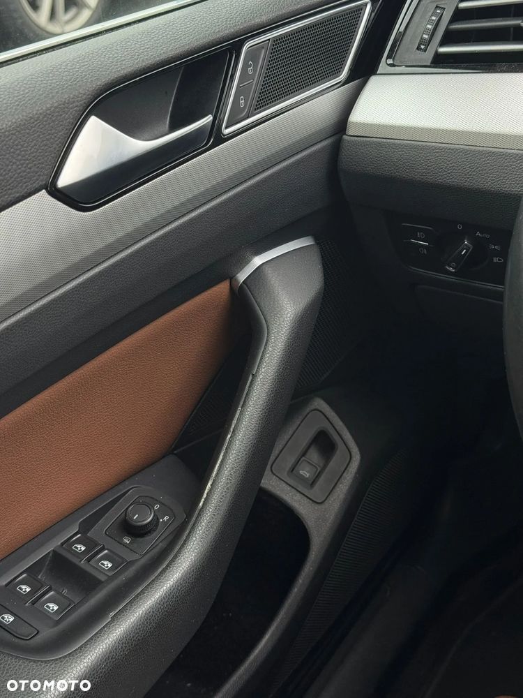 Volkswagen Passat 2.0 TDI (BlueMotion Technology) Highline - 12