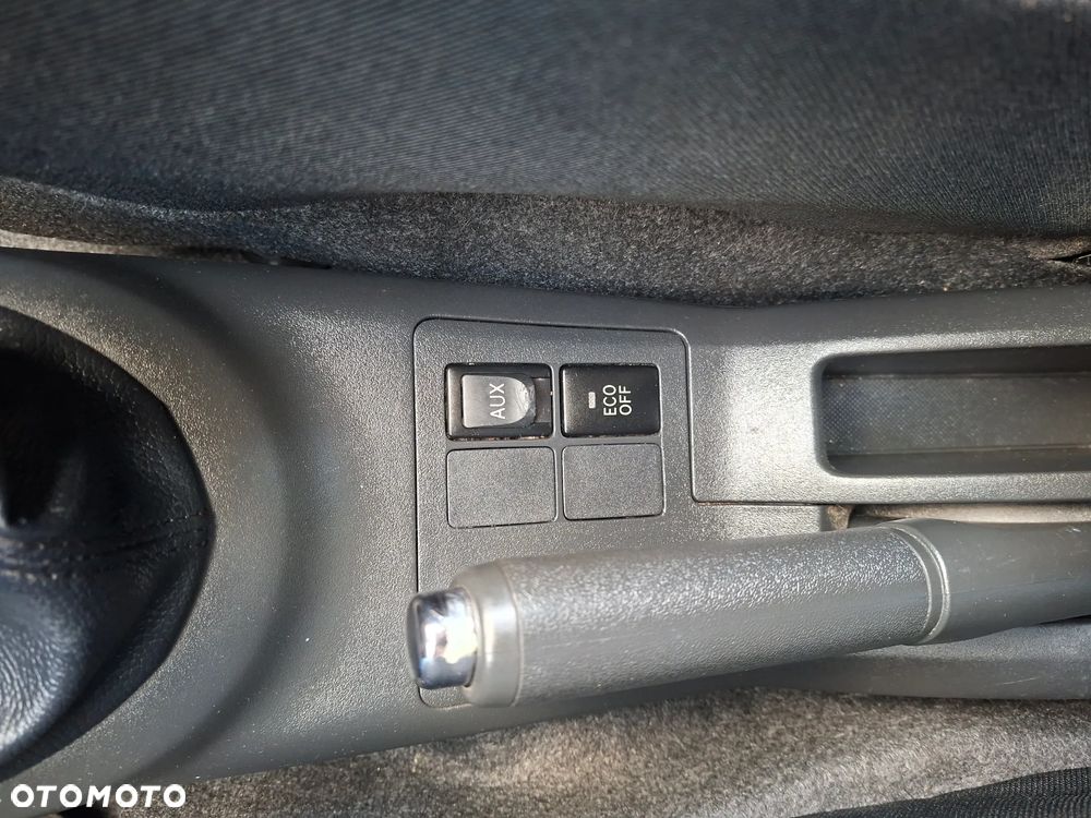 Toyota Yaris - 23