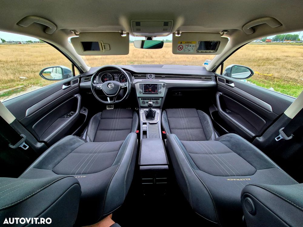 Volkswagen Passat Alltrack 2.0 TDI 4Motion - 14