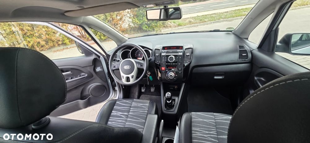 Kia Venga 1.6 CRDi 128 ISG Vision - 32