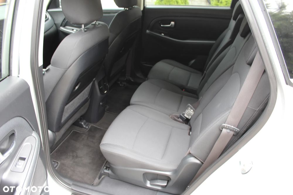 Kia Carens 1.7 CRDi 115 Dream-Team Edition - 27
