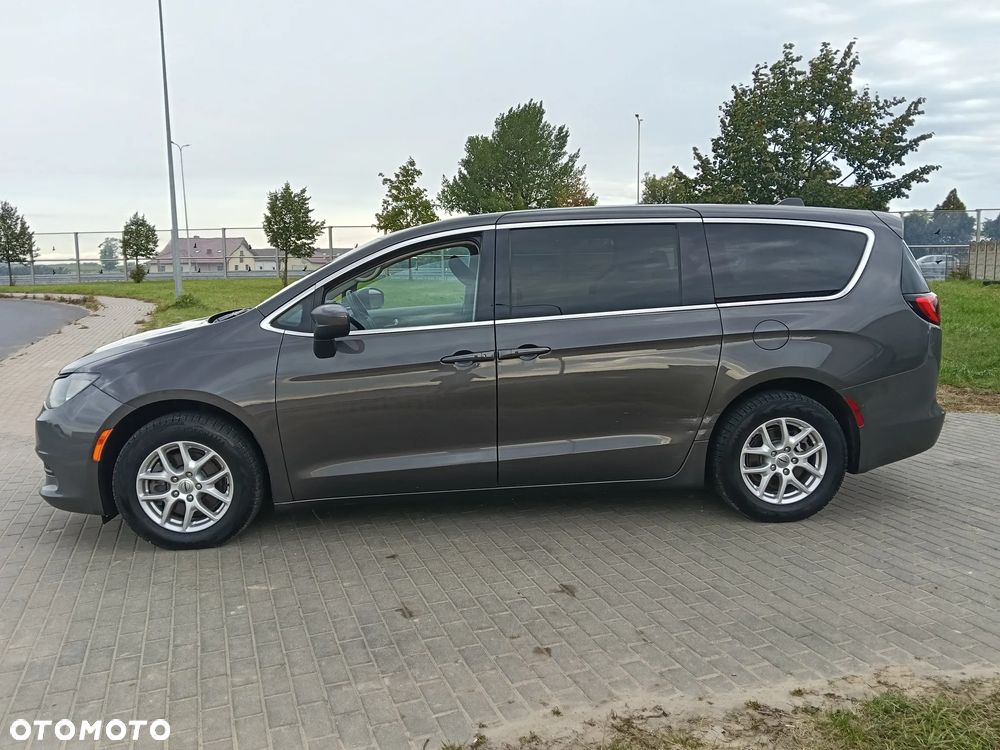 Chrysler Pacifica - 2